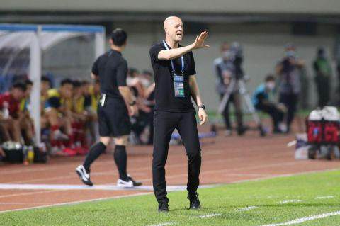 8868体育-小克鲁伊夫不认可“土豪说”：我们工资只是中游水平